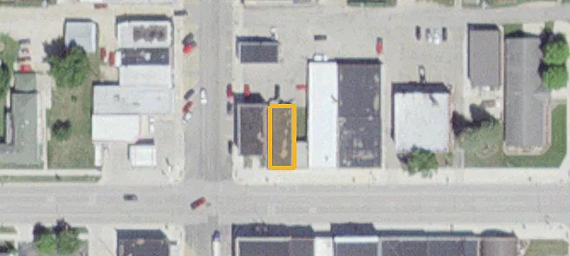 320 Main St