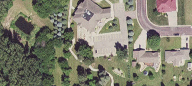 1935 Woodland Ct