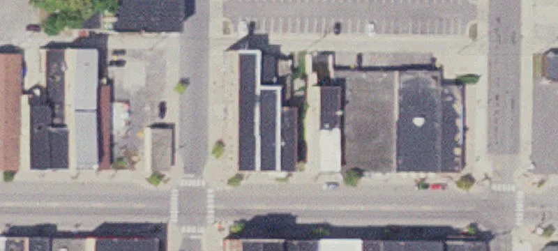 328 3rd St
