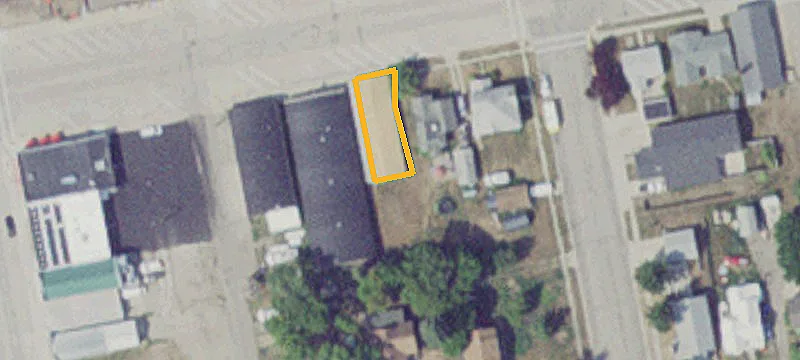 18 4th E Ave
