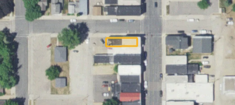 202 1st S St