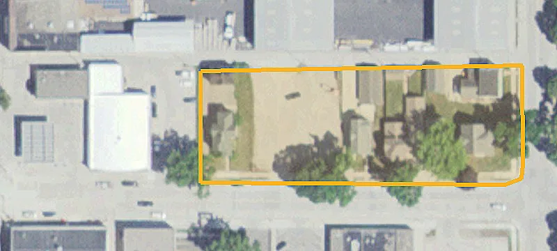130 Rose St