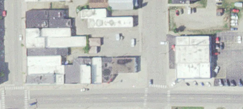 18 2nd NE St