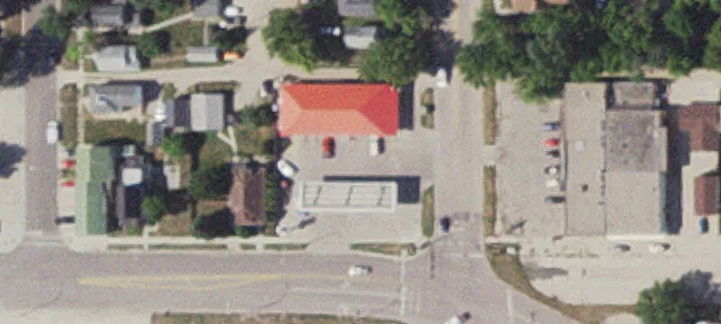 122 4th NE St