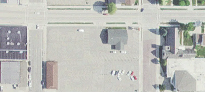 220 Elm E Ave
