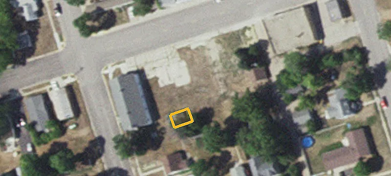 305 Thompson Ave