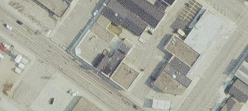 114 1st W St