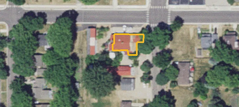 211 Mcleod W Ave