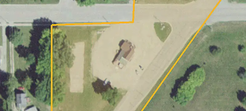 102 Commercial S Ave