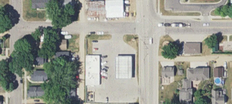216 4th NW St