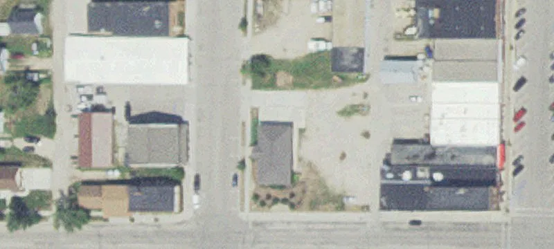 102 2nd NW Ave