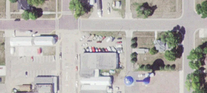 305 2nd St