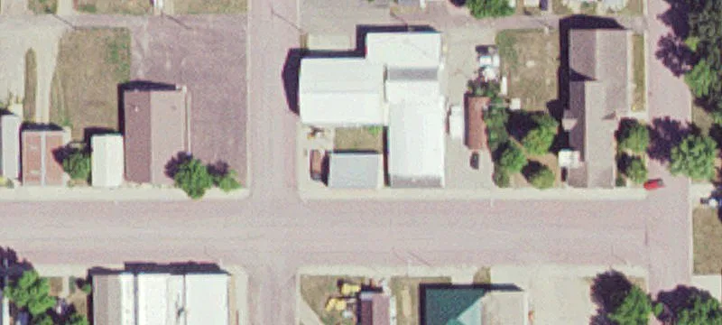 306 America St