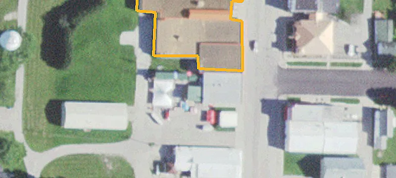 98 Main St