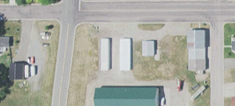 305 2nd St