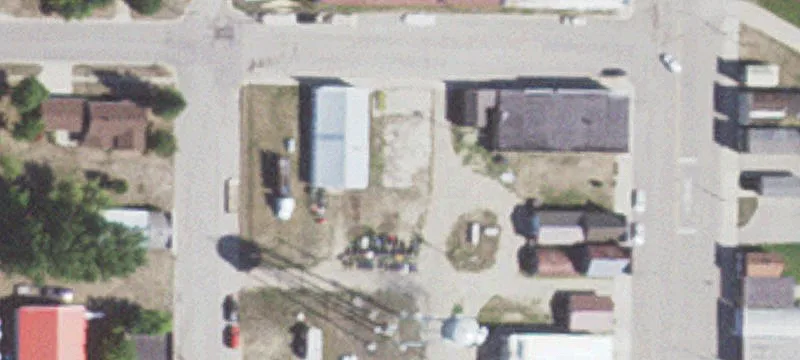 102 1st W St