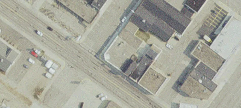 124 1st W St