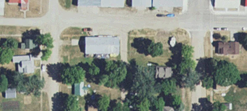 114 1st W St