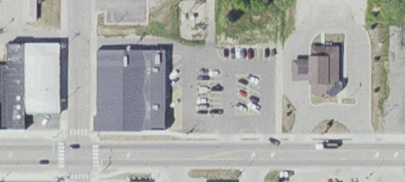 201 Main E Ave