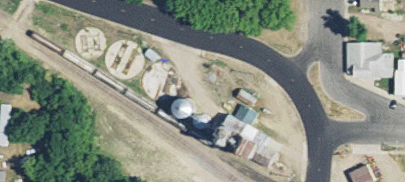 102 Riv W Rd