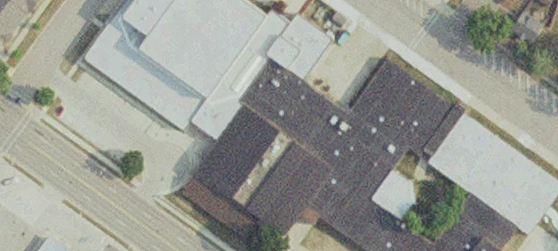 220 1st E St