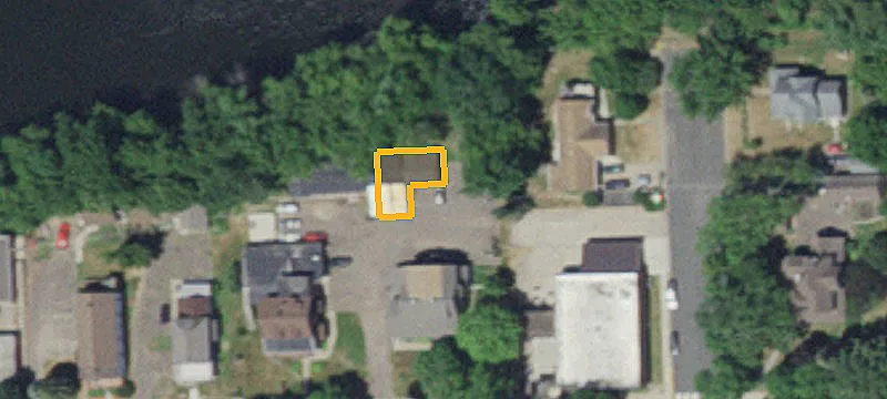 112 Maple E Ave