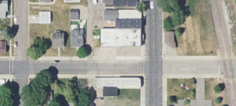 100 1st N St