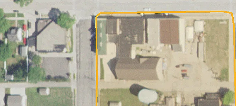 305 Main St