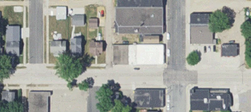 320 1st S St