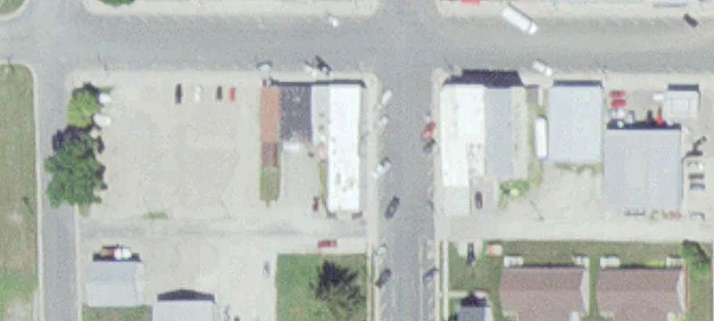4 Ctr S Ave