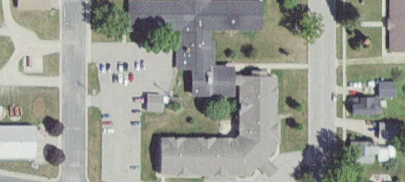 210 Grand E Ave