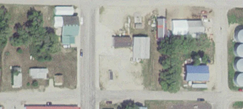 211 4th N St
