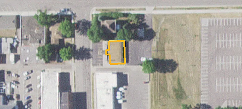 1126 Ives N Ave