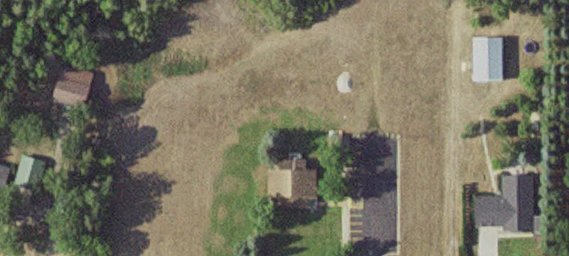 305 Lk NE Ave