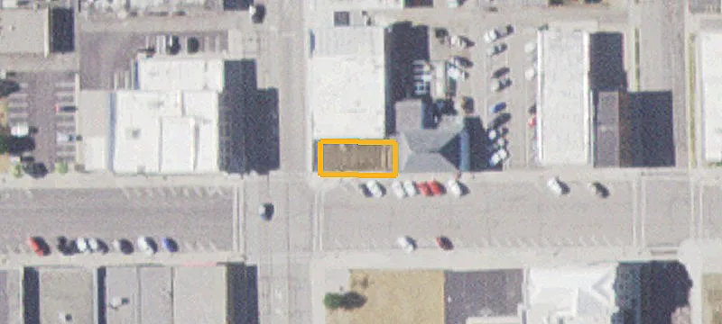 1102 Hennepin N Ave