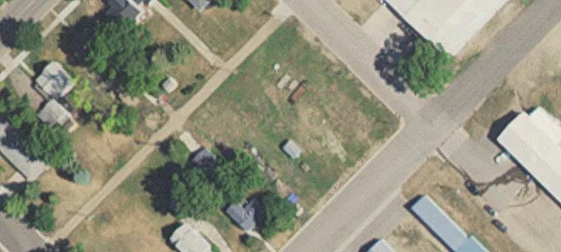 714 Oscar N Ave