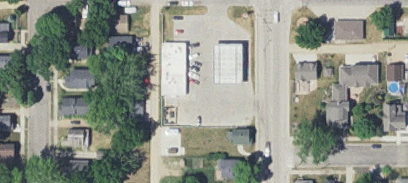 216 4th NW St