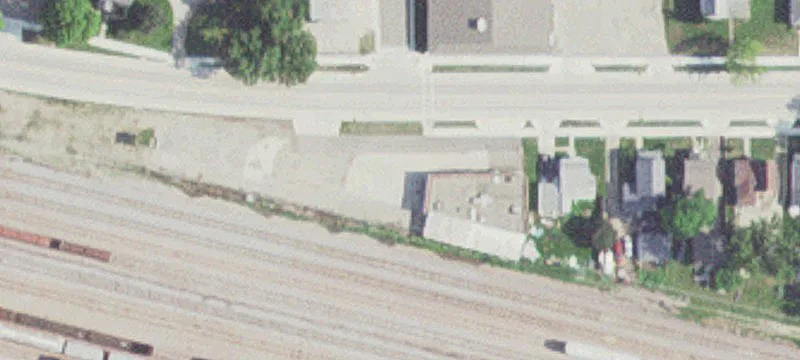 701 Elm W Ave
