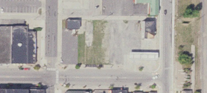 218 3rd St