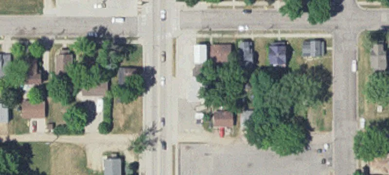 111 4th NW St