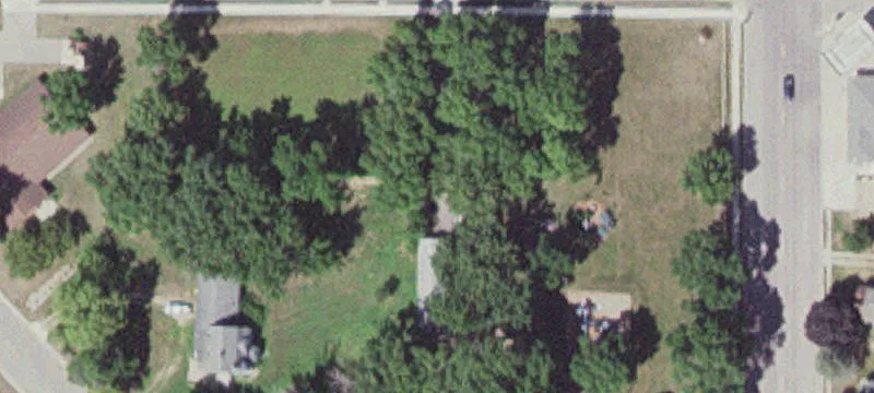 100 1st St