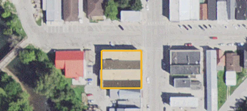 121 Pkwy N Ave