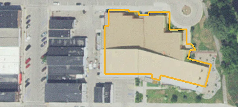 121 Ctr E St