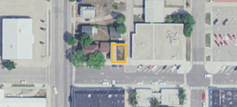 111 4th E St