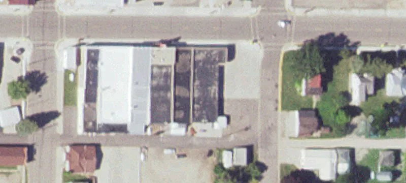 905 Broadway