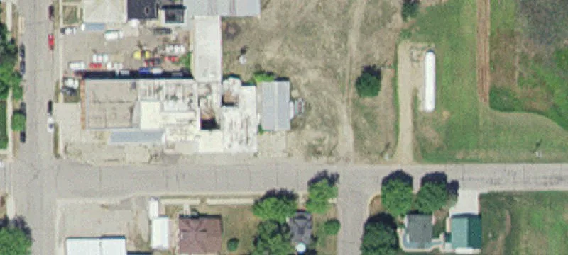 204 2nd NW St