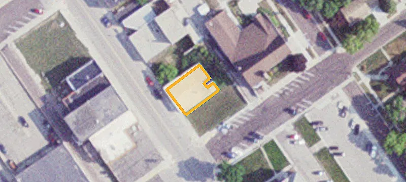 12 2nd NW St