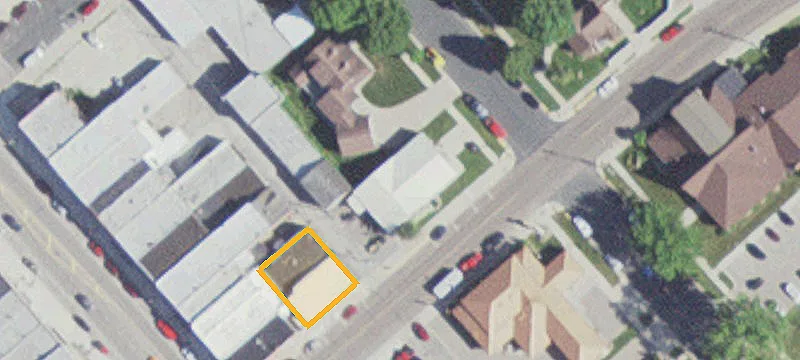 15 3rd SE St