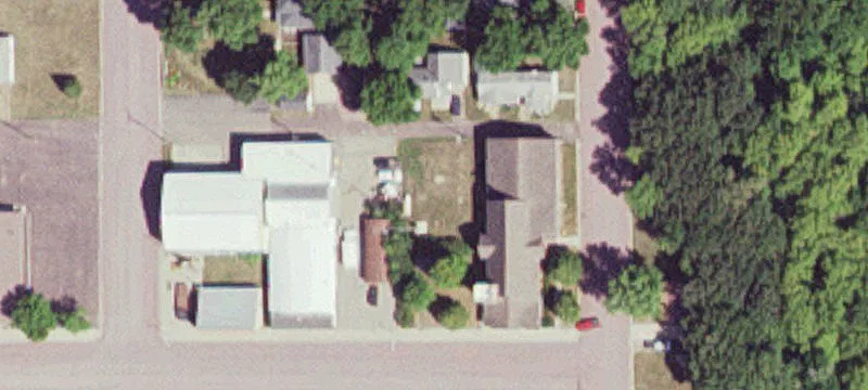 302 America St
