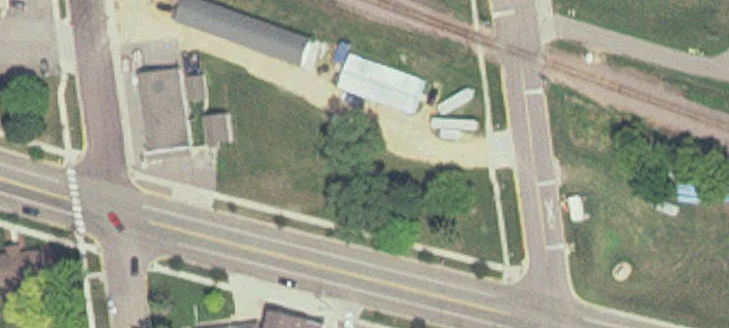 100 Pkwy Ave